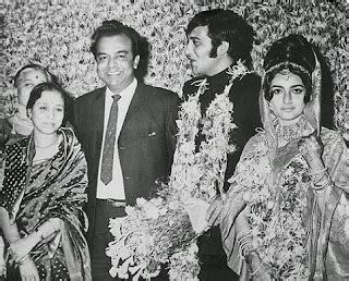 Vinod Khanna Family Wife Son Daughter Father Mother Marriage Photos ...