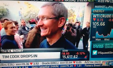 Tim Cook shows up at Palo Alto Apple Store for iPhone launch | AppleInsider