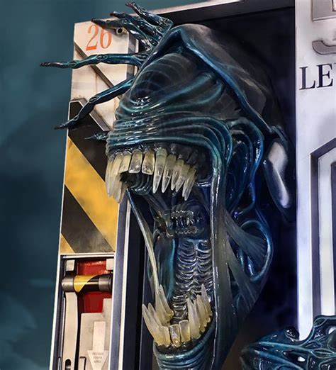 Xenomorph Queen - Life-Size Wall Sculpture | at Mighty Ape NZ