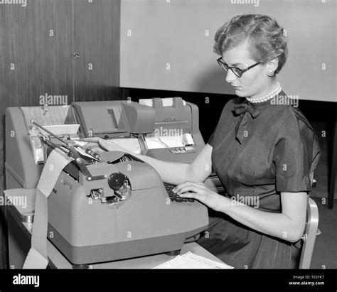 Typewriter 1950s hi-res stock photography and images - Alamy