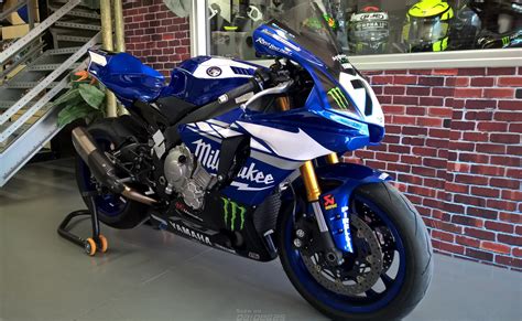 R1 Milwaukee BLUE by WGM Webike - Yamaha R1 Forum: YZF-R1 Forums