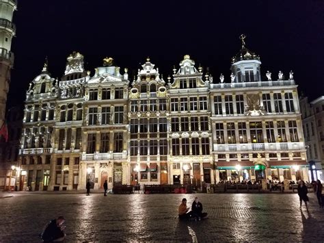 The Grand Place of Brussels at night : r/belgium