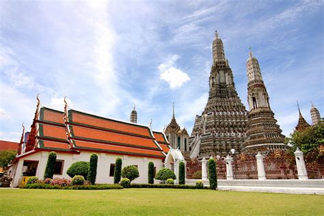 Wat Arun in Bangkok - Temple of Dawn - Go Guides