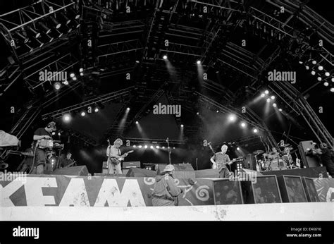 Dodgy performing on the pyramid stage Glastonbury Festival 1997 Stock Photo - Alamy