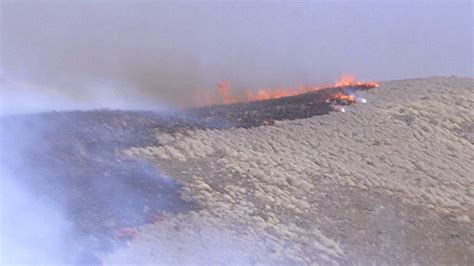 VIDEO: Hawaii Brush Fire Continues To Burn, Evacuation Order Lifted