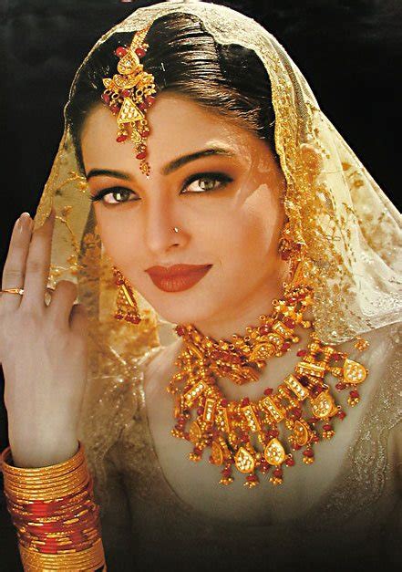 indiangoldesigns.com: Aishwarya Rai in Bridal Gold jewellery