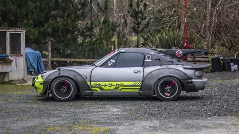 Most Extreme Widebody MX-5? Tofu's Cyberpunk NA Miata Is a Fastback ...