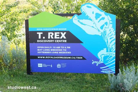 T.Rex world's largest dinosaur, Eastend Sask. - studiowest.ca