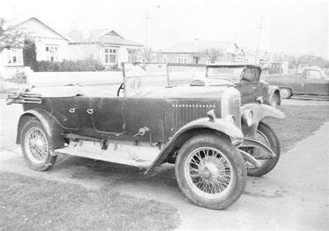 Vintage cars - Hamilton Libraries