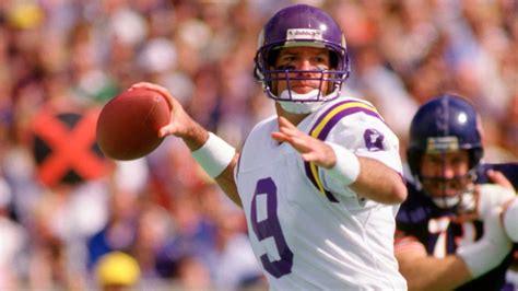 Lunchbreak: Vikings Legends Make Super Bowl Sunday Surprise Visits