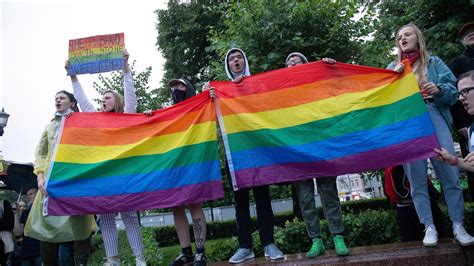 Russia moves to ban 'international LGBT movement' for 'extremism ...