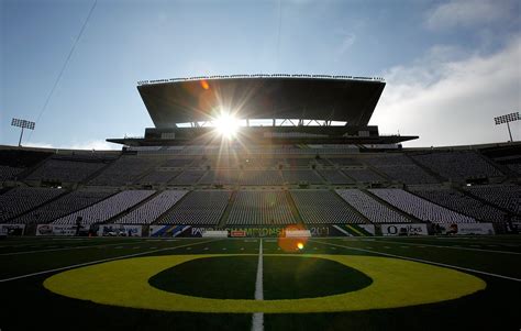 Oregon Ducks Stadium Wallpaper Desktop Background | PixelsTalk.Net