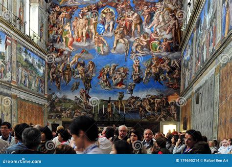 Visitors In The Sistine Chapel In The Vatican Museum In Vatican ...