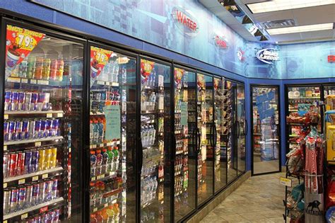 U.S. Cooler® Walk In Cooler, Walk In Freezer | U.S. Cooler® | Walk in freezer, Retail store ...