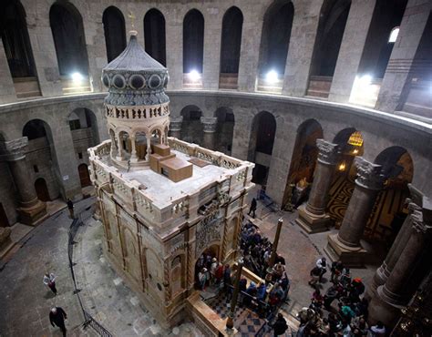 Jesus’ Tomb unveiled in the Holy Sepulchre | Pictures | Pics | Express ...