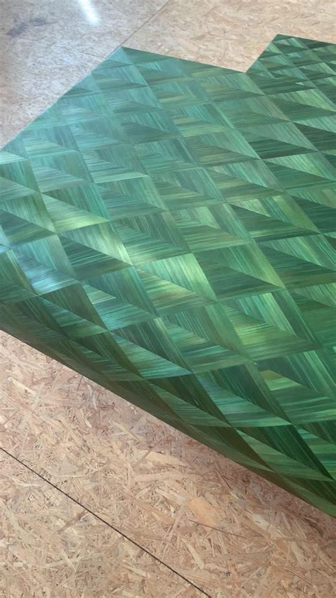 Green straw marquetry wall panel [Vidéo] | Mobilier vert, Bois rustique, Menuiserie bois