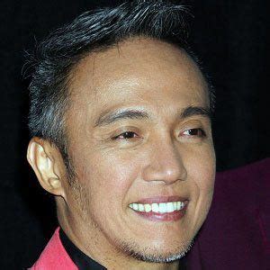 Arnel Pineda - Age, Family, Bio | Famous Birthdays