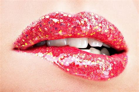 Here Are The Most Common Lip Gloss Ingredients - Private Label Cosmetics Manufacturer