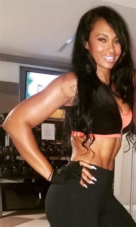 Pilar Sanders Shows Off Instagram Workout Videos #ForTheBros (Photos) - BlackSportsOnline