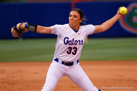 Florida Gators softball cruises past Jacksonville | GatorCountry.com