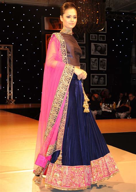 Manish Malhotra Dresses, Sarees, Anarkali Salwar Suits and Lehenga Online Collection ...