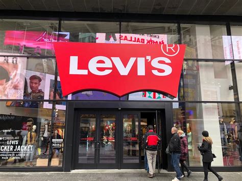 Levi’s Enhances Customization Experience with New In-Store App