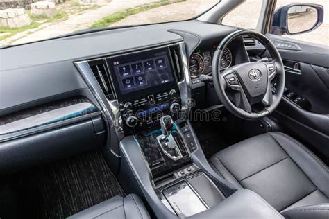 Toyota Wellfire 2020 Interior Editorial Photo - Image of toyota, luxury ...