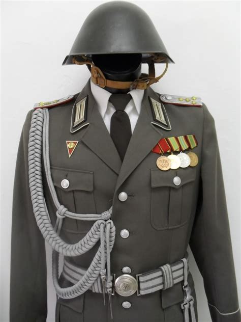 NVA grenztruppen gefreiter dienstuniform | German uniforms, Military ...