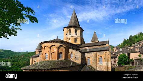 Church architecture, Romanesque Sainte Foy abbey church (1124), Conques, France Stock Photo - Alamy