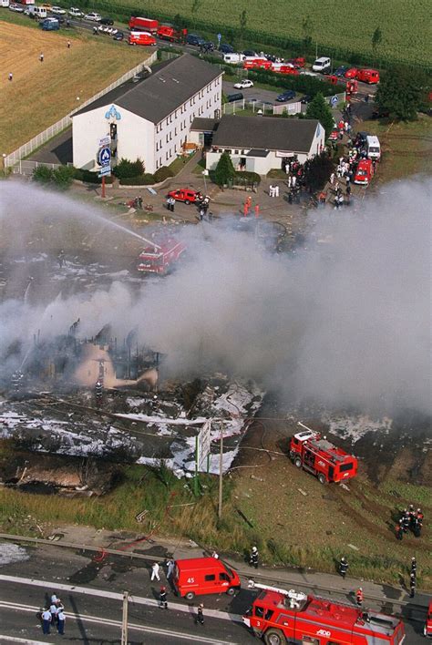 Air France Flight 4590 Concorde Crash, Killing All Passengers Onboard ...