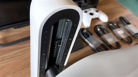 Alienware AW2723DF review: The perfect 27" IPS gaming monitor dominates ...