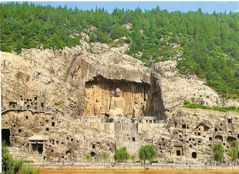 Majestic Longmen Caves in Luoyang