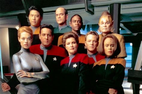 10 things you might not know about STAR TREK: VOYAGER - Warped Factor ...