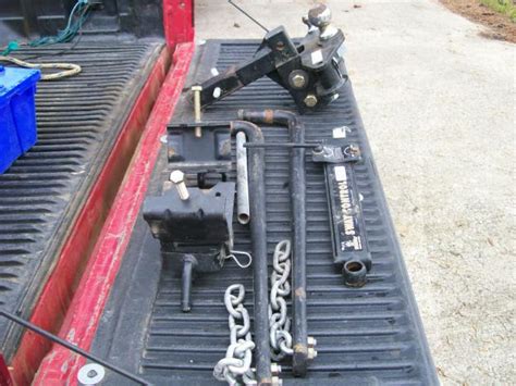 Trailer Hitch W/ Stabilizers and sway bars for Sale in Terrytown, Louisiana Classified ...