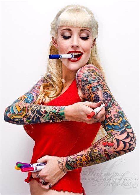 BARUN COOL: Sexy Girls with Artistic Tattoos