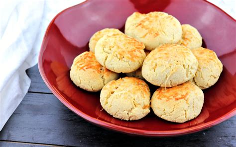 Keto Biscuits - Garlic Parmesan {Low Carb} - Explorer Momma