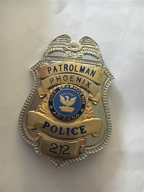 Collectors-Badges Auctions - Patrolman Phoenix Arizona Police Badge