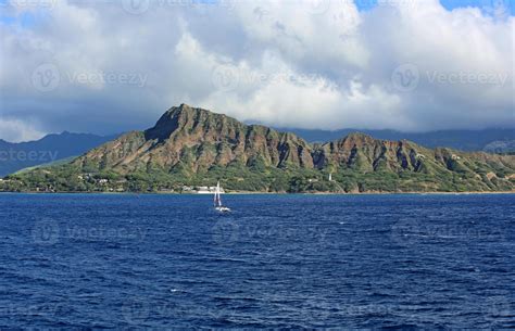 Diamond Head Crater 891554 Stock Photo at Vecteezy