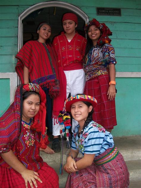 Cultura Guatemalteca: TRAJES TÍPICOS DE GUATEMALA