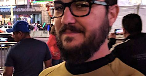 Wil Wheaton Wears 'Star Trek' Uniform To 'Star Wars' FOR REAL | HuffPost