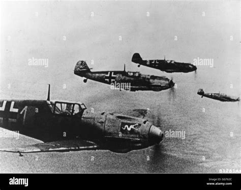 Bombing mission hi-res stock photography and images - Alamy