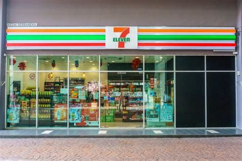 How Much Does A 7 11 Franchise Cost? - EconoTimes