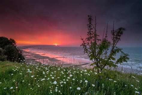 z3056 Sunrise through the Rain, Lake Clifftop