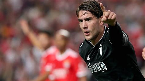 World Cup » News » Juve striker Vlahovic named in Serbia World Cup squad