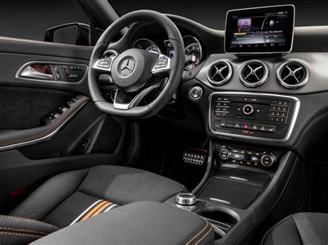 Mercedes-Benz CLA Shooting Brake – interior | TheDetroitBureau.com