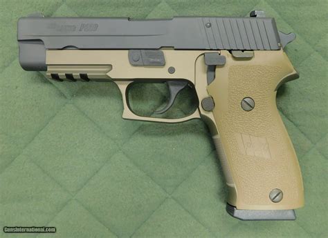 Sig Sauer P220 combat 45 acp