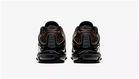 nike air max deluxe triple black heel - WearTesters