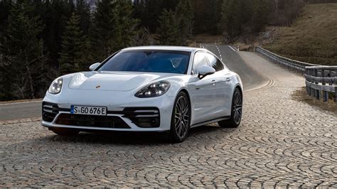 Porsche Panamera 4K Wallpapers - Top Free Porsche Panamera 4K Backgrounds - WallpaperAccess