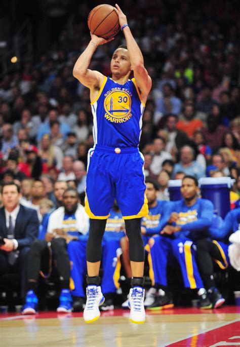 Stephen Curry Shooting Form Analysis : stephen-curry-shooting-form-soft ...