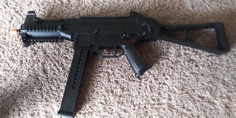 I now have my first "real" airsoft gun, H&K UMP 5. I cant wait to meet ...